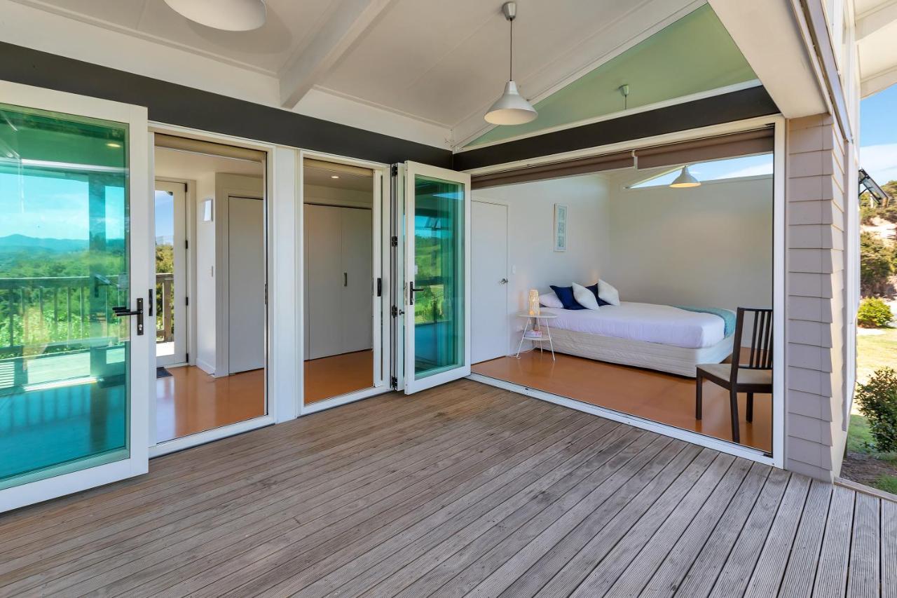 Paroa Bay Chalets - Te Whare Tui Ръсел Екстериор снимка