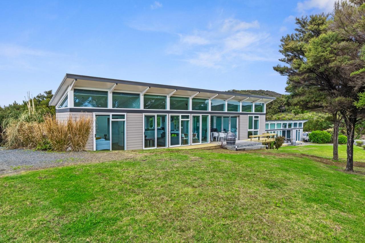 Paroa Bay Chalets - Te Whare Tui Ръсел Екстериор снимка