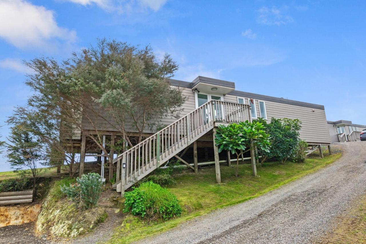 Paroa Bay Chalets - Te Whare Tui Ръсел Екстериор снимка