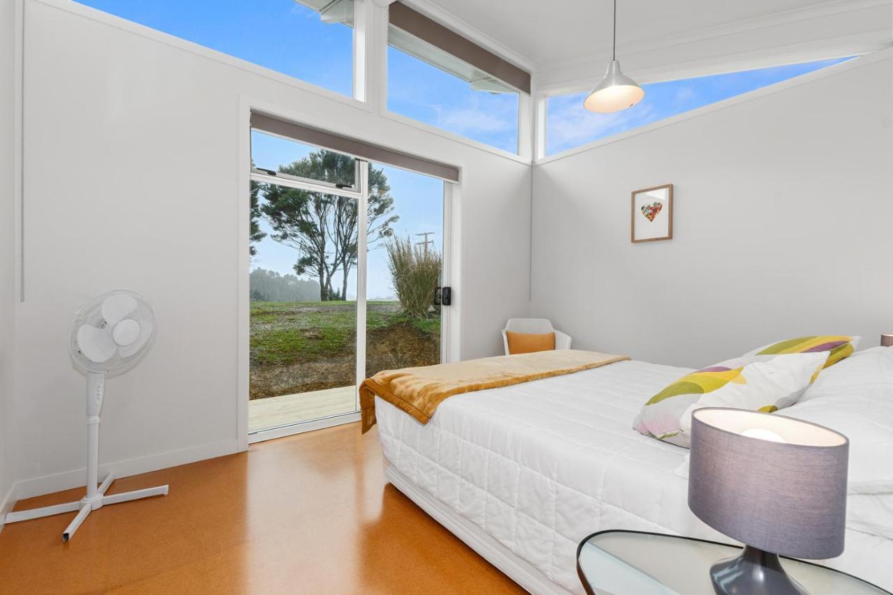 Paroa Bay Chalets - Te Whare Tui Ръсел Екстериор снимка